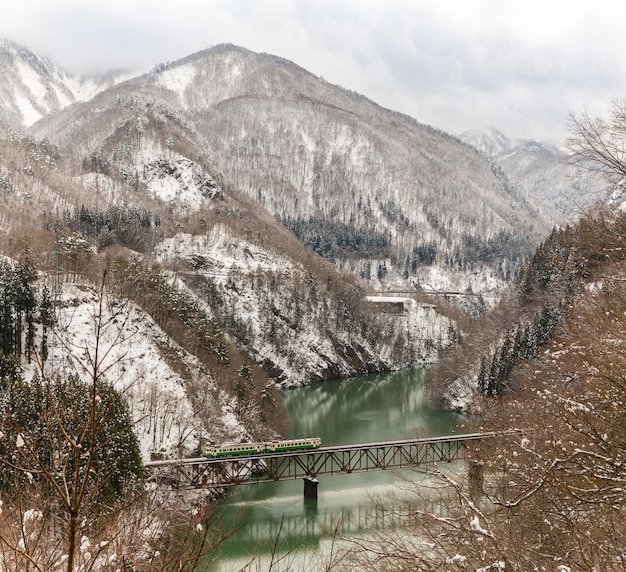 Treinar na paisagem de inverno