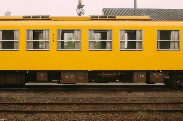 Trem na estação ferroviária