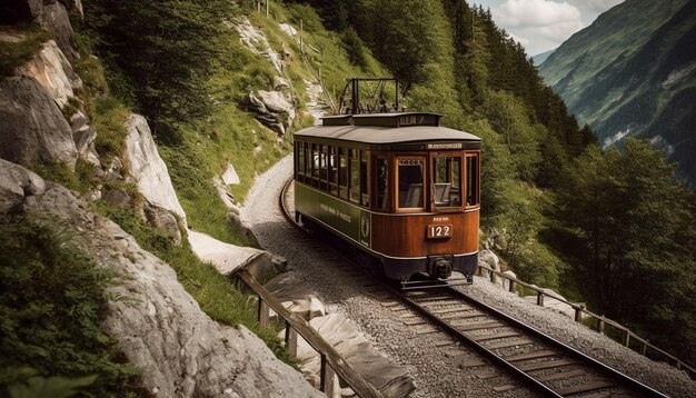 Foto un tren bajando una montaña con el número 37 en él