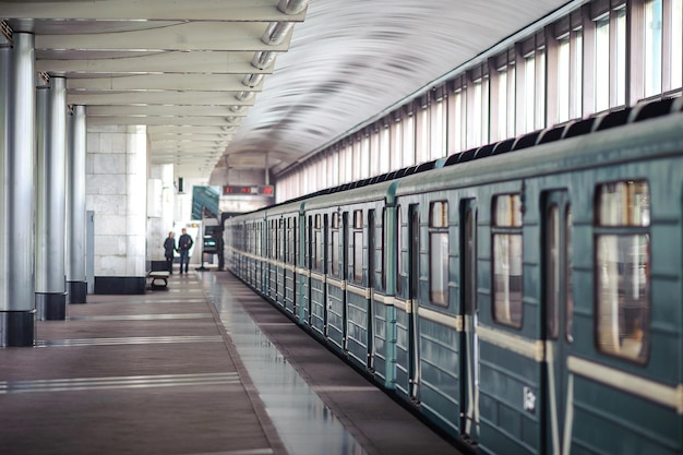 Tren en la estación de ferrocarril