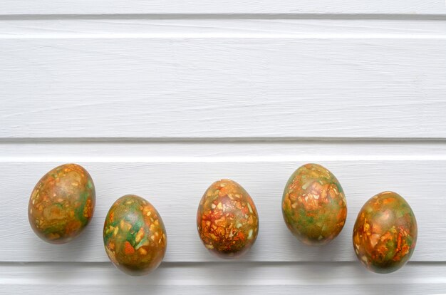 Trendy moderne Ostern mehrfarbige Eier
