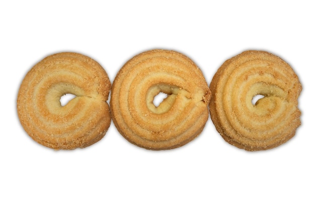 Três biscoitos redondos isolados em um fundo branco