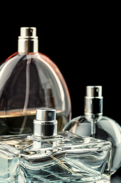 Tres botellas de perfumes