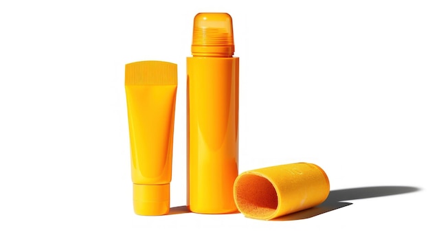 Foto três copos laranja com tampa laranja e um tubo laranja.