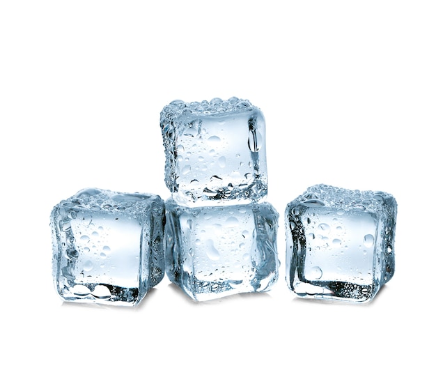 Tres cubitos de hielo