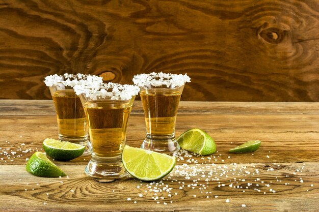 Três doses de tequila copiam espaço