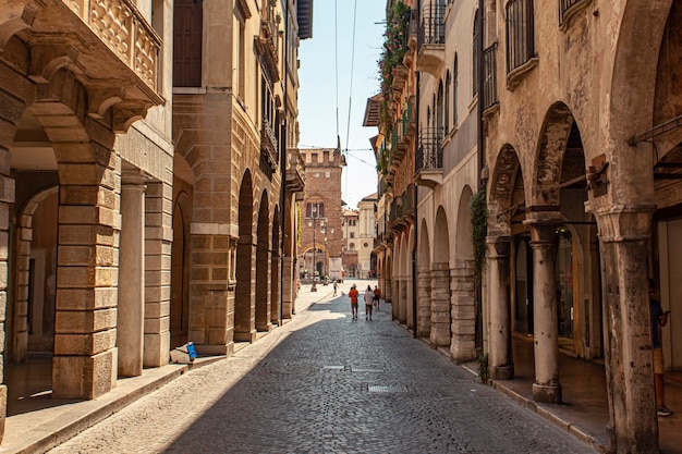 TREVISO, ITALIEN 13. AUGUST 2020: Blick auf Calamaggiore, eine der Hauptstraßen in Treviso in Italien