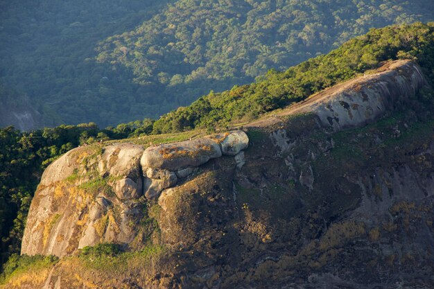 Trilha visual da pedra gavea no rio de janeiro