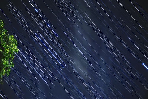 Foto trilhas de estrelas à noite