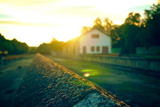 Trilho de trem com vista premium, fotografia ao ar livre