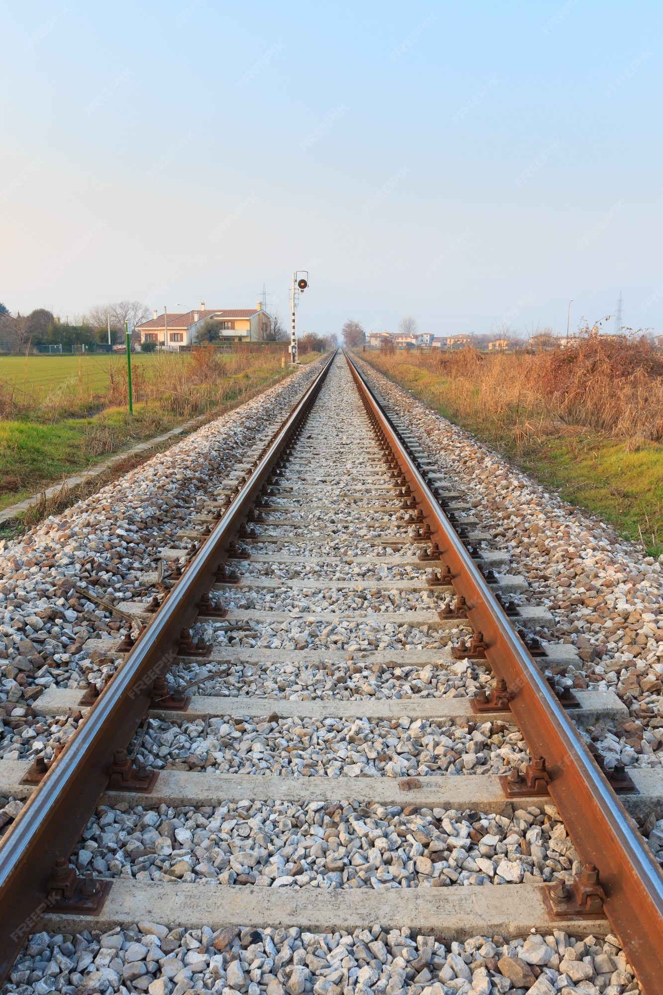 Banco de imagens : caminho, horizonte, Pista, estrada de ferro, viagem,  distância, veículo, Infinito, silêncio, faixa, Trilhos, viajando,  esperança, destino, Travessas, trilhos de trem, transporte ferroviário,  ilusão, Material circulante, Estrutura não