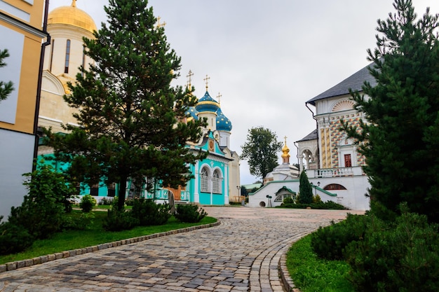 Foto trinity lavra de san sergio en sergiev posad rusia