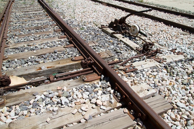 Troca de agulhas, trilhos de trem, detalhe de ferrovias na espanha