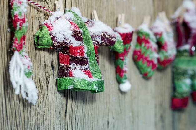 Trocknende Kleidung der Weihnachtsdekorationsluft im Winter