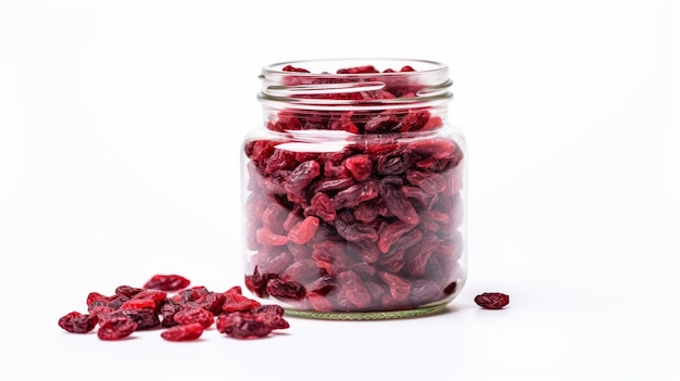 Trocknete Cranberries auf weißem Hintergrund