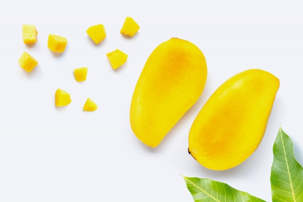 Tropische Frucht, Mango auf Weiß