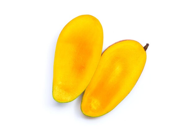 Tropische Frucht Mango auf weißem Hintergrund
