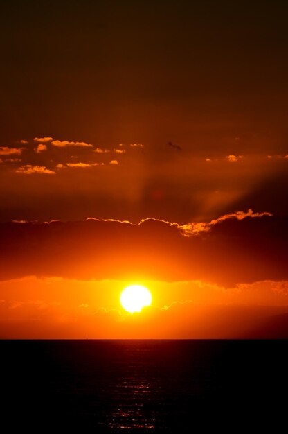 tropischen Sonnenuntergang