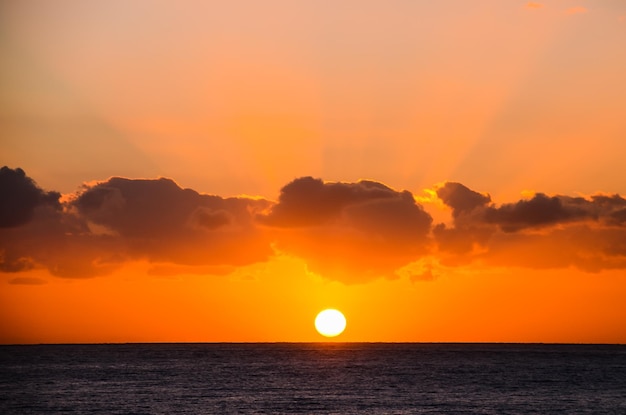 tropischen Sonnenuntergang