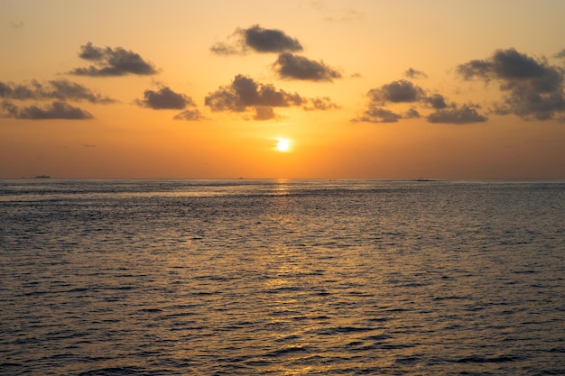 Tropischer Strand auf den Malediven