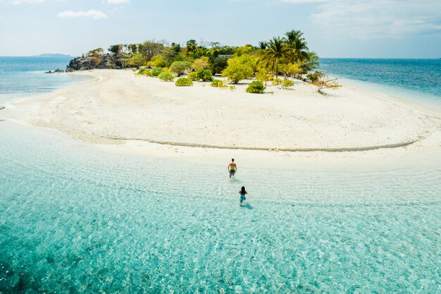 Tropischer Strand in Coron, Philippinen