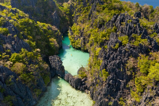 Tropischer Strand in El Nido, Palawan, Philippinen