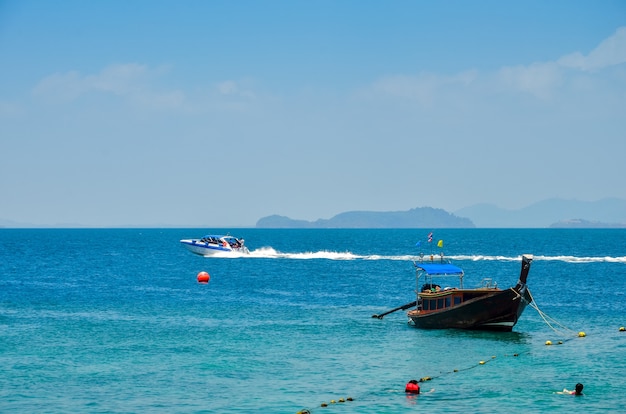 Tropisches Strand Phuket Thailand des Kreuzfahrtschiffs Andaman-Meer