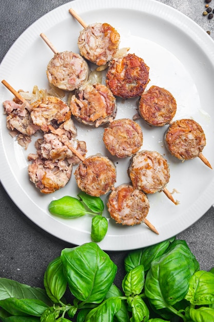 Troyes Essen Kebabs Fleisch Innereien Schweinefleischsülze frisches Gericht gesunde Mahlzeit Essen Snack Diät auf dem Tisch