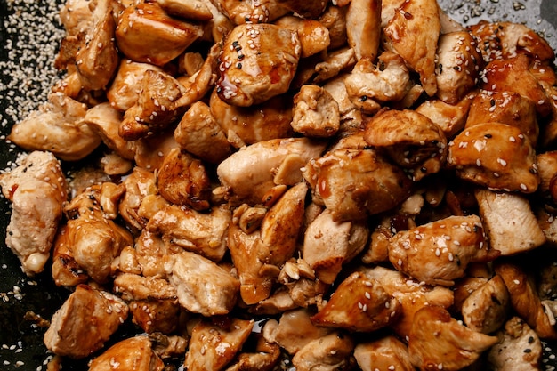 trozos de pollo en salsa agridulce foto de primer plano