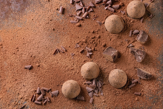 Trufas De Chocolate Con Cacao En Polvo.