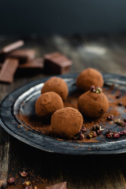 Trufas de chocolate amargo com pimenta sichuan