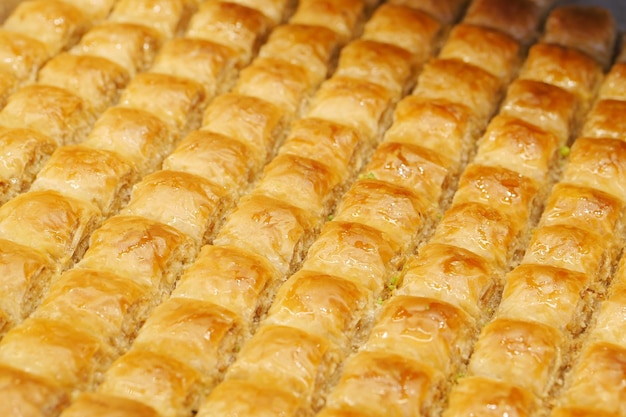 Foto truthahn-dessert-baklava auf einem teller