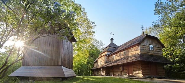 Tserkva von St. Nikolaus in der Nähe von Strilkiv Lemberg Region der ukrainischen griechisch-katholischen Kirche Sehr schöne gepflegte Kirche