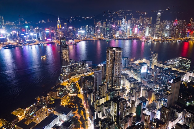 Tsim Sha Tsui, Hongkong, 05. September 2018: - Drohne fliegt über die Stadt Hongkong