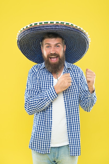 A tu fiesta temática mexicana Hipster con sombrero de ala ancha Hombre mexicano con sombrero Hombre barbudo con sombrero mexicano Accesorio de moda tradicional para fiesta de disfraces Está enamorado del estilo mexicano