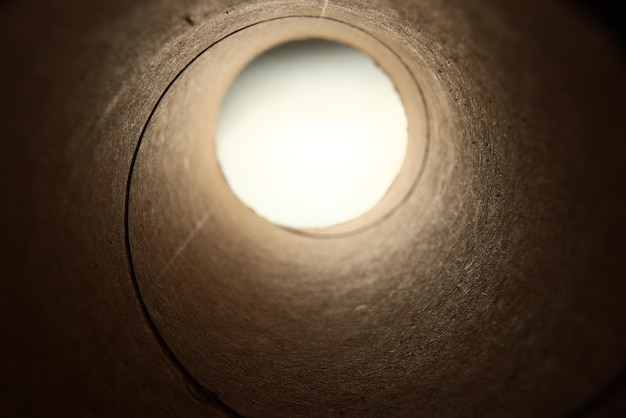 tubo abstrato dentro do buraco do fundo do encanamento do túnel leve