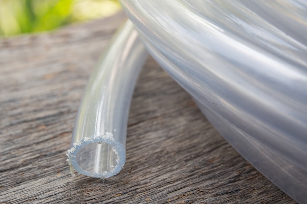 Tubo de borracha para regar plantas