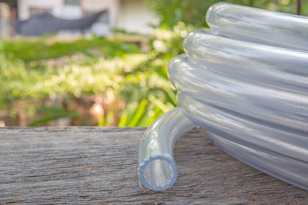 Tubo de borracha para regar plantas