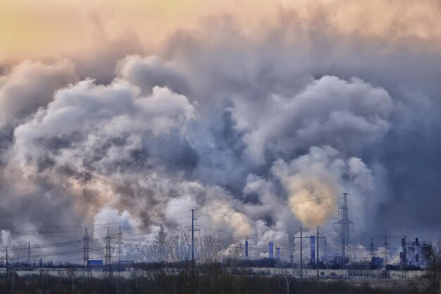 tubo de humo de fábrica de paisaje industrial