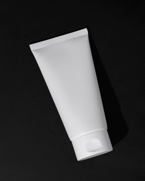 Tubo de plástico blanco vacío para cosméticos Mockup Empaque para suero de gel de crema