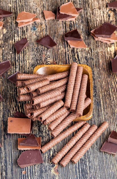 Tubos de chocolate con relleno de chocolate