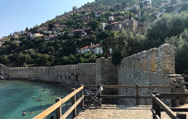 Türkei, Alanya, Blick auf das Meer, die Berge und die Altstadt