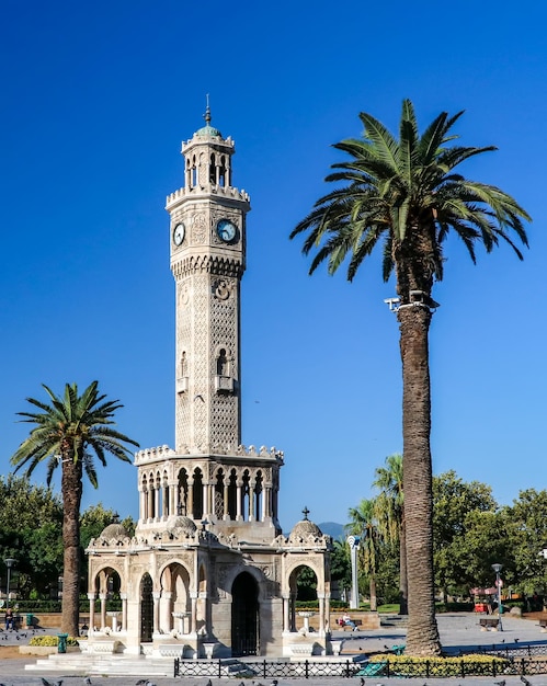 Türkei Der alte Uhrturm von Izmir