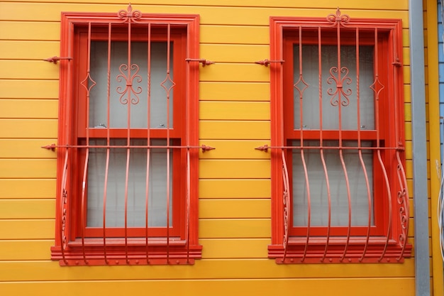 Türkei-Gebäude außen Bunte Wände und Fenster