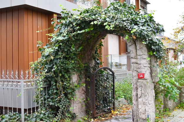 Türkische alte Straßen schöne schöne Steinstadtstraßen mit Blick auf Istanbul?