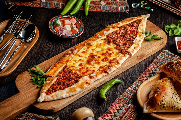 Türkische Pizza Pita mit einer anderen Füllung.