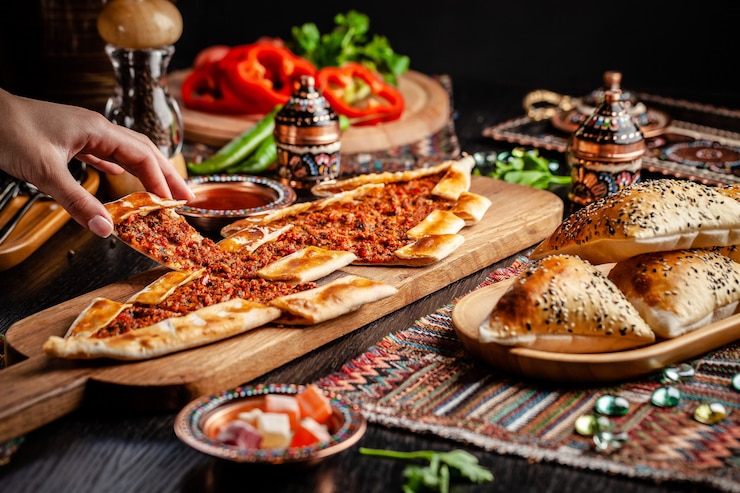 Türkische Pizza Pita mit Fleisch.