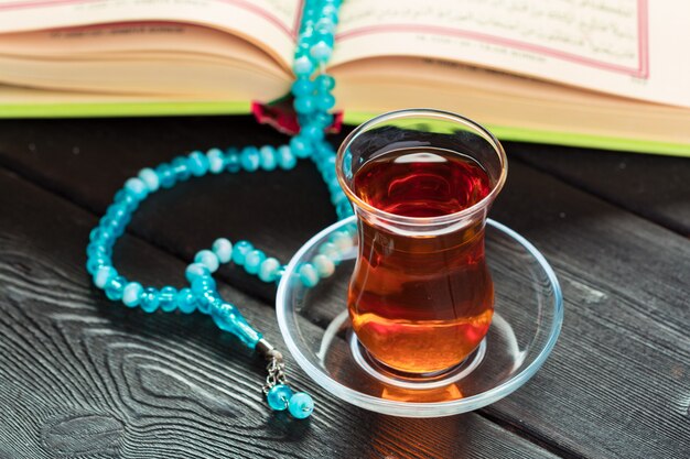 Türkischer Tee im traditionellen Glas