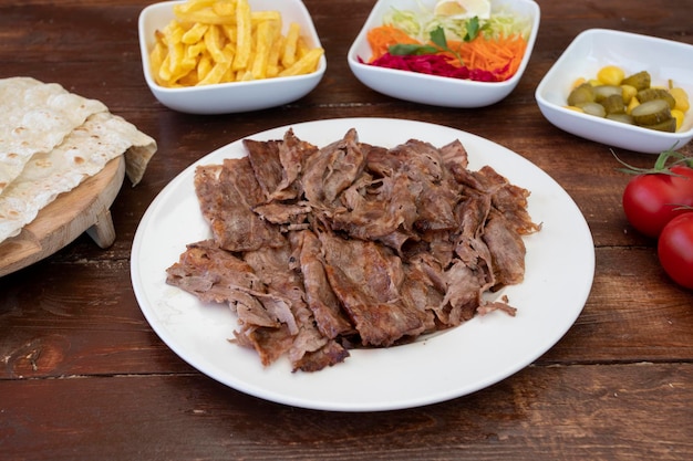 Türkischer traditioneller Döner auf Teller