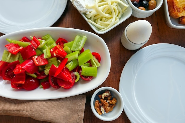 Türkischer traditioneller Frühstückstisch sieht so lecker aus